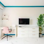 Apartment Chic 1br Ocean View With Ac And Pool In Playa Paraiso